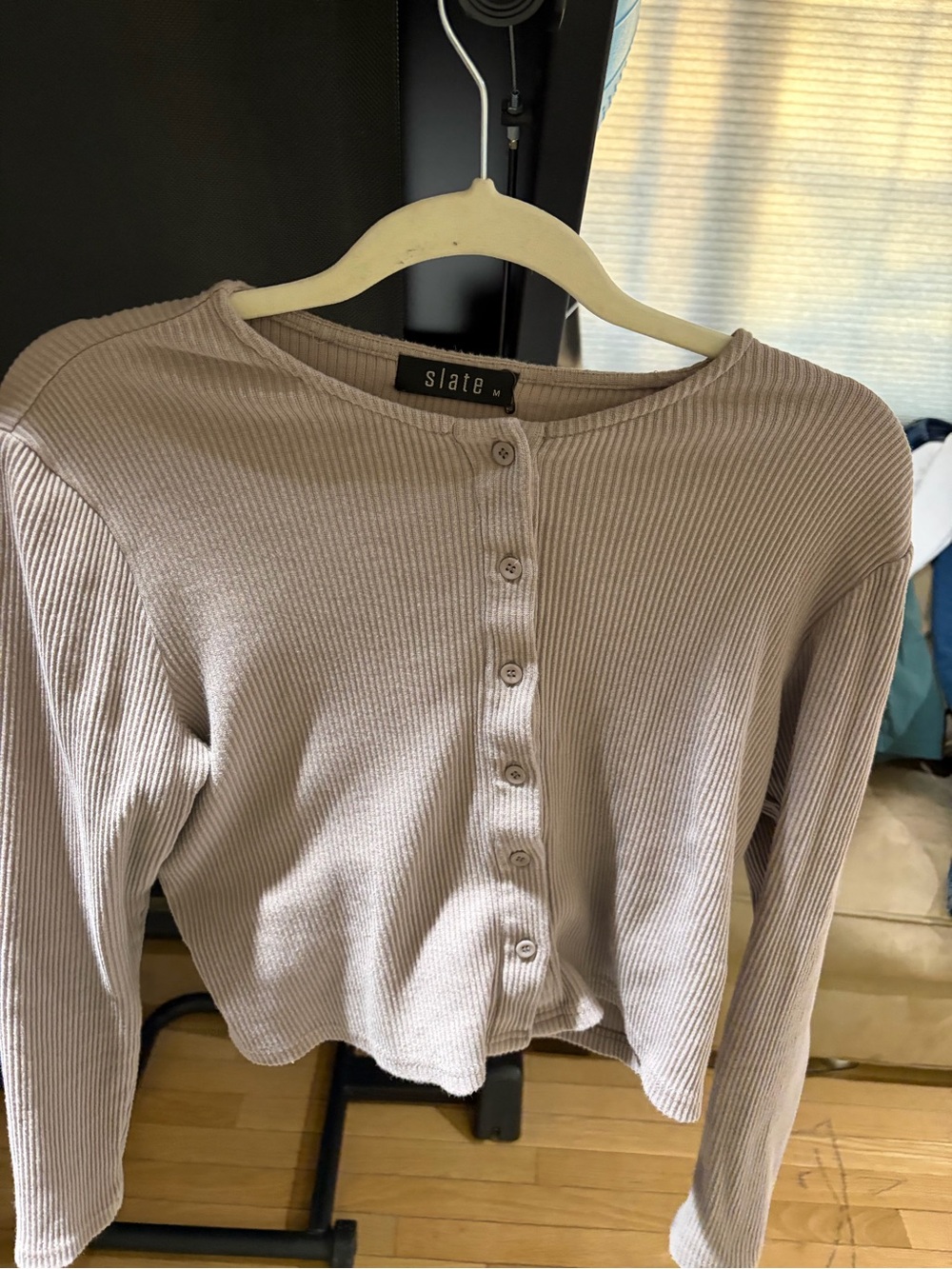 Slate Women's Ribbed Button-Front Long Sleeve Top in Taupe